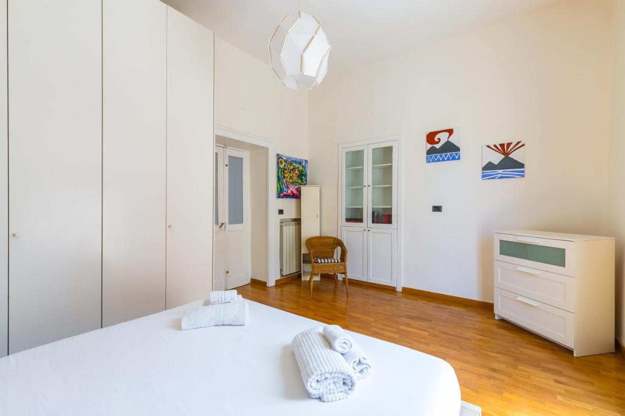 Chiaia Relax On Pedastrian Area Naples Exterior photo